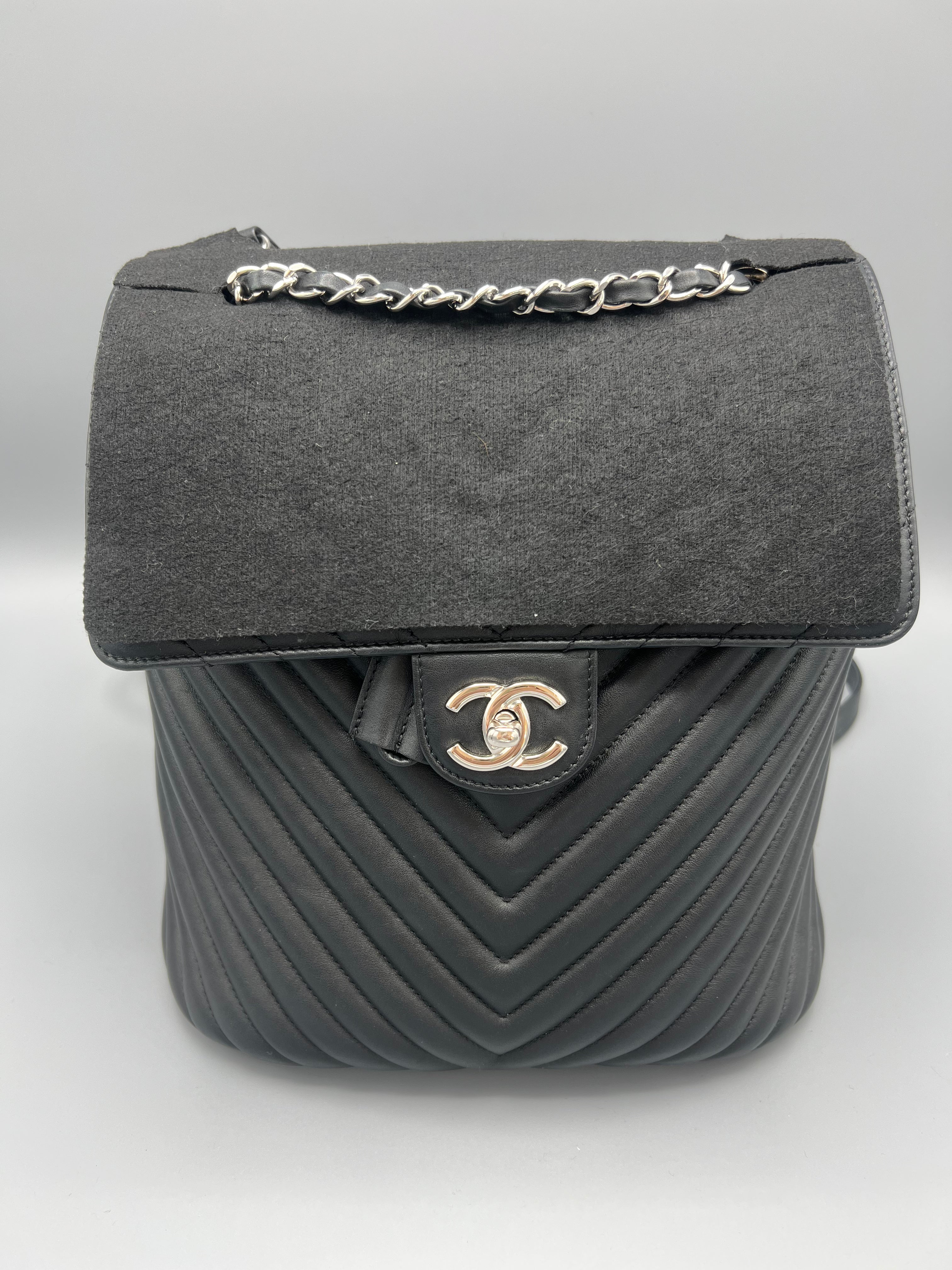 Pre-owned Chanel Urban Spirit Backpack 25 series