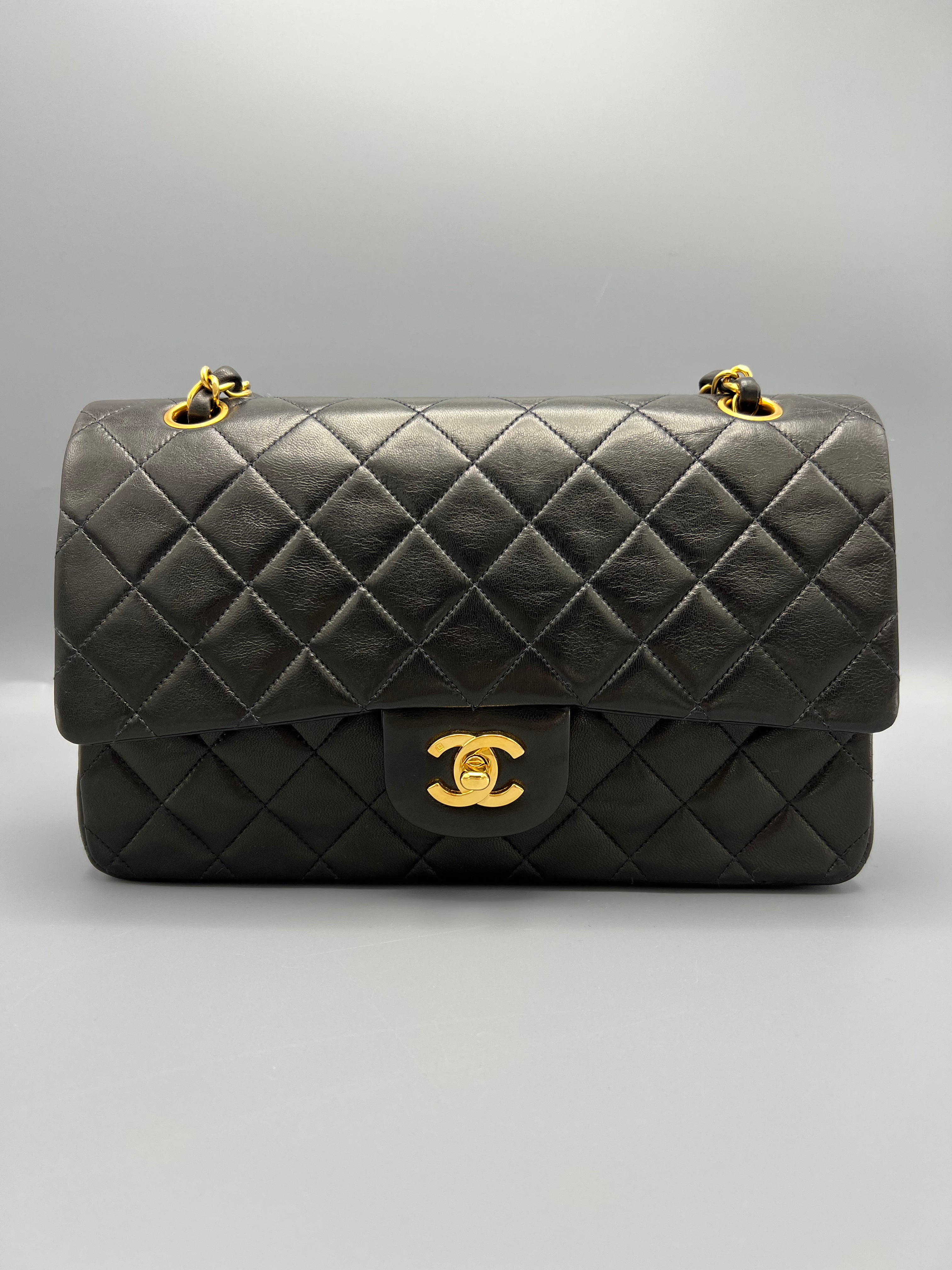 Pre-Owned Chanel Black Medium Double Flap Bag