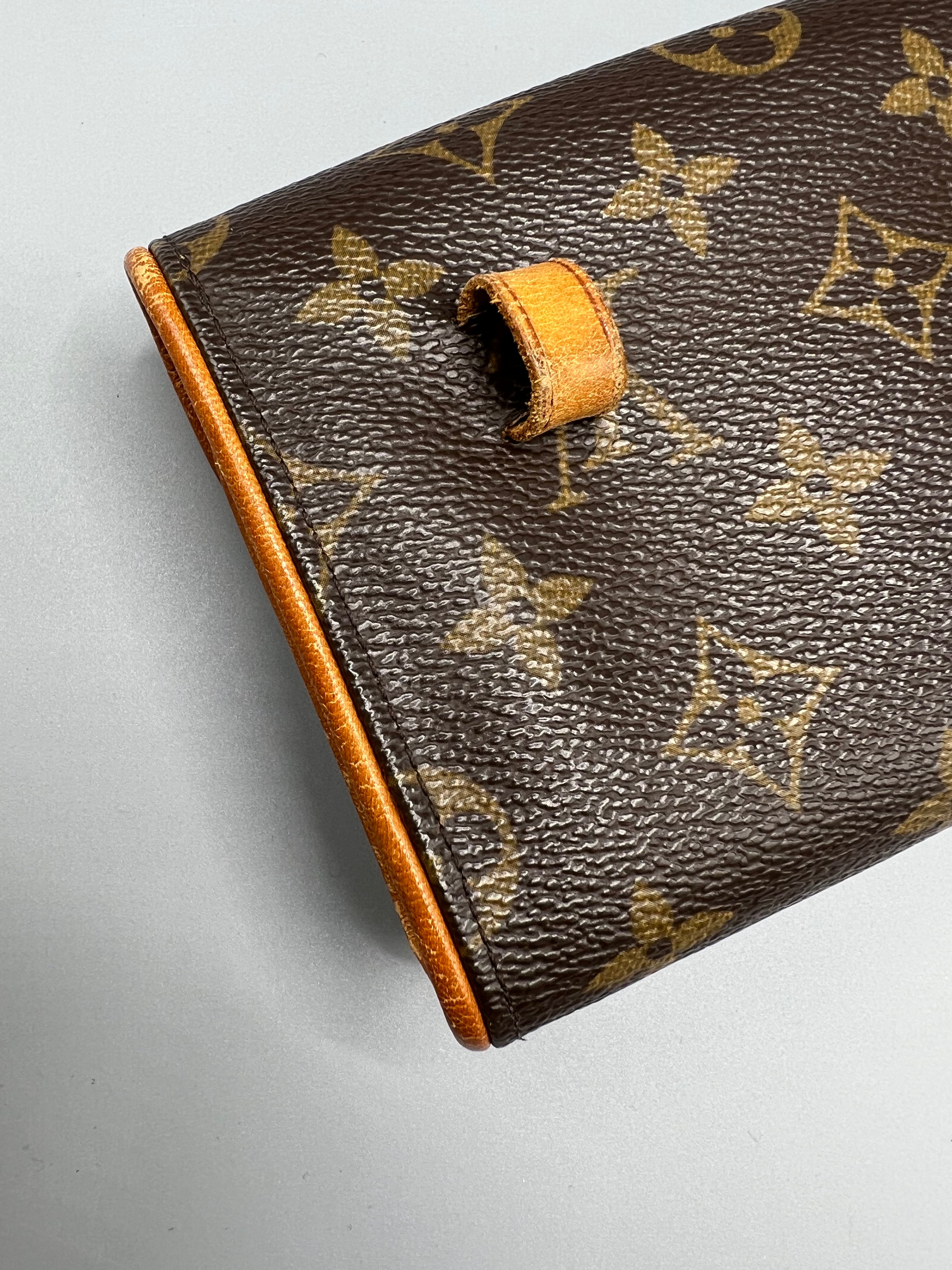 Pre-loved Louis Vuitton Florentine waist bag