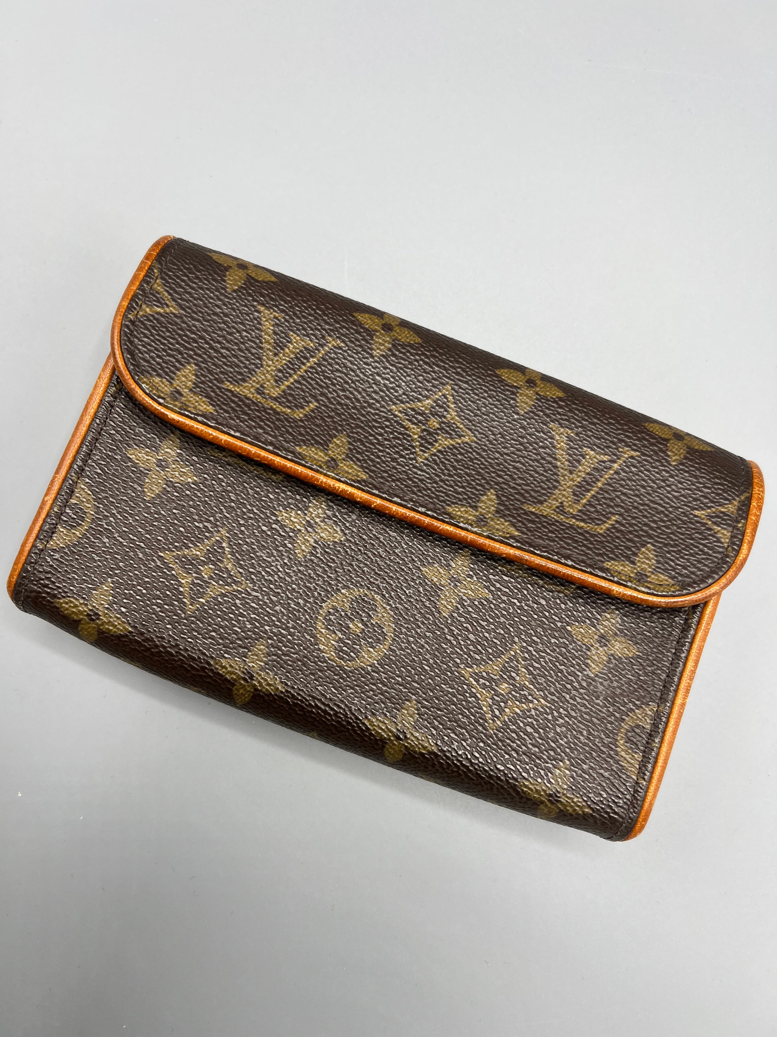 Pre-loved Louis Vuitton Florentine waist bag